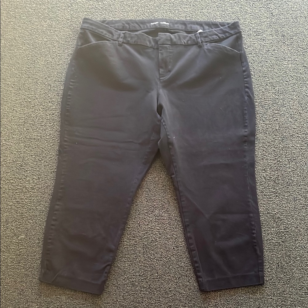 Plus size black Old Navy pixie jeans